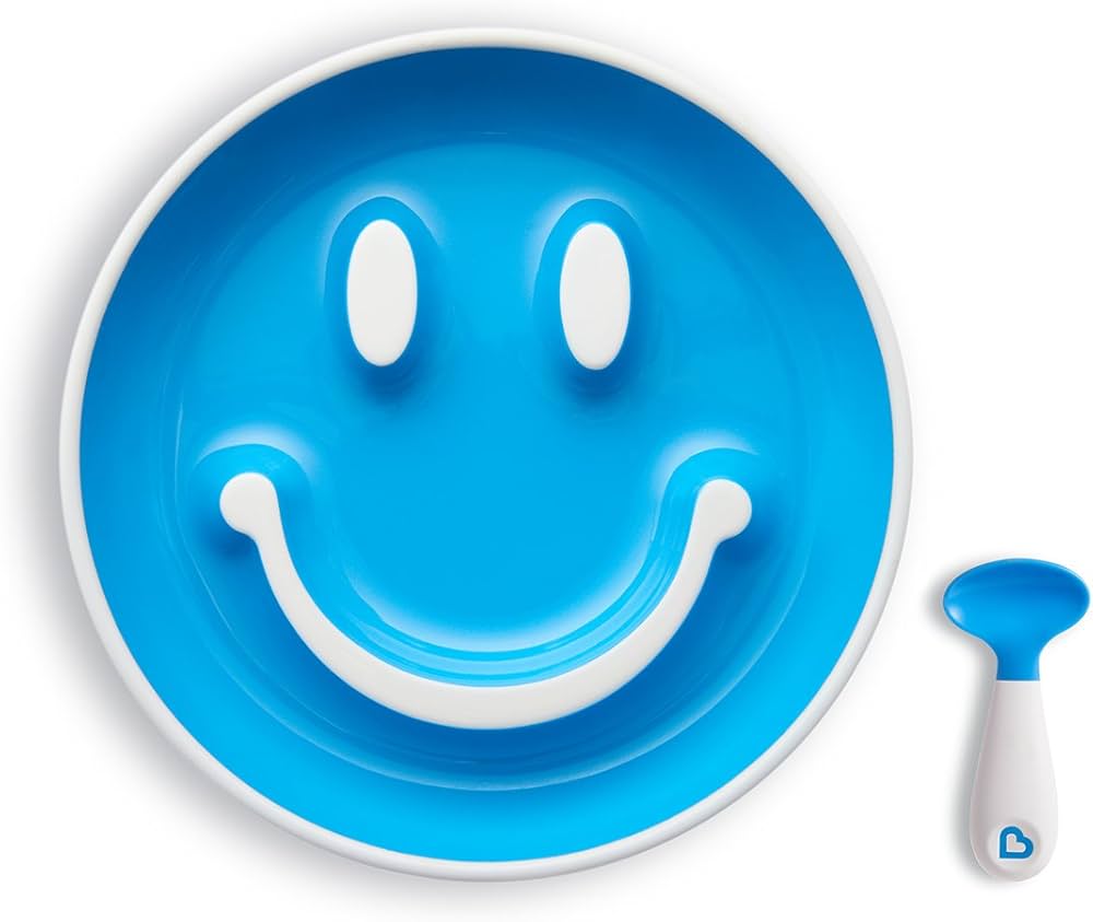 Munchkin Smile 'n Scoop Suction Training Plate and Spoon Set, Munchkin