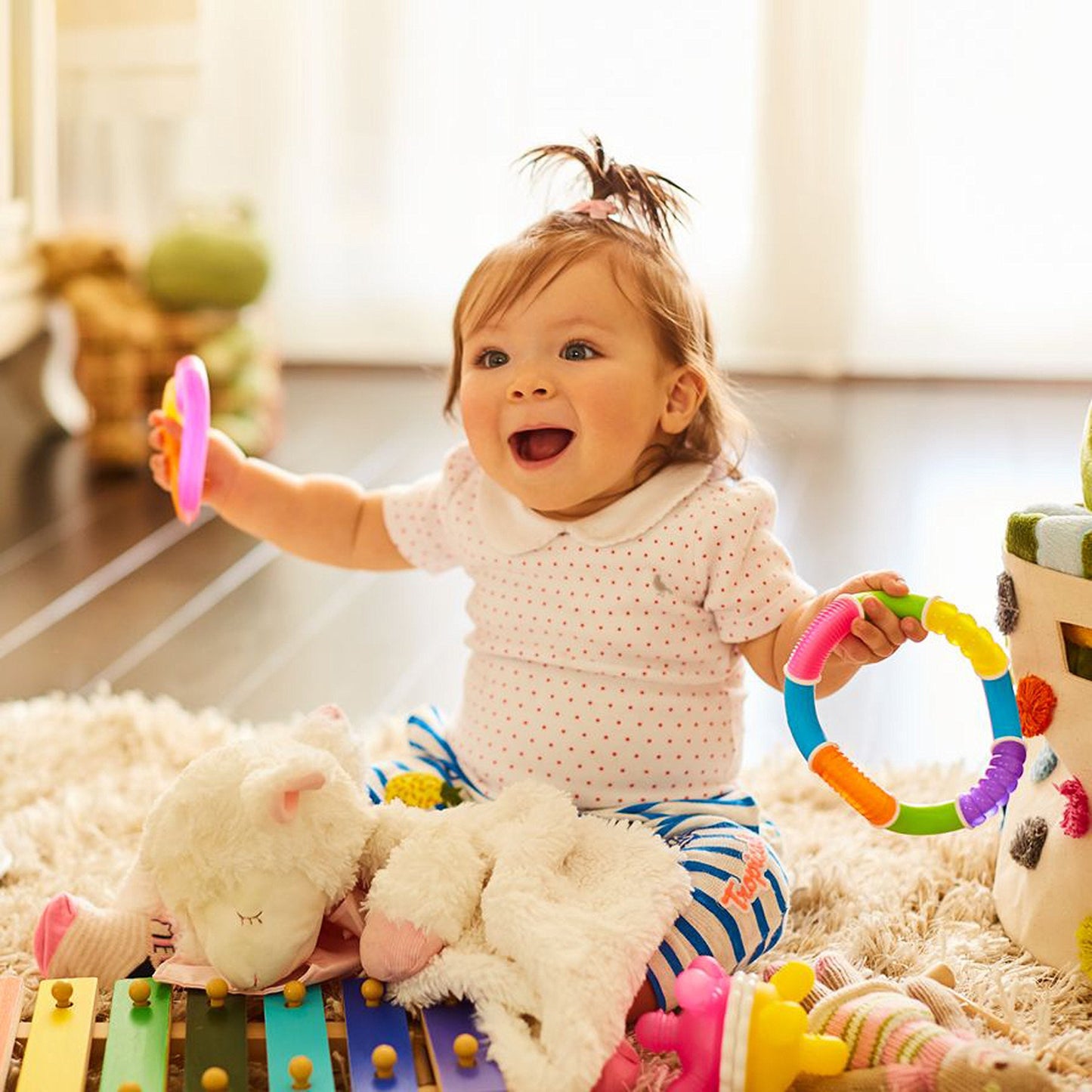Munchkin® Twisty Figure 8 Baby Teether Toy, BPA Free, 6+ Months Welcome Baby